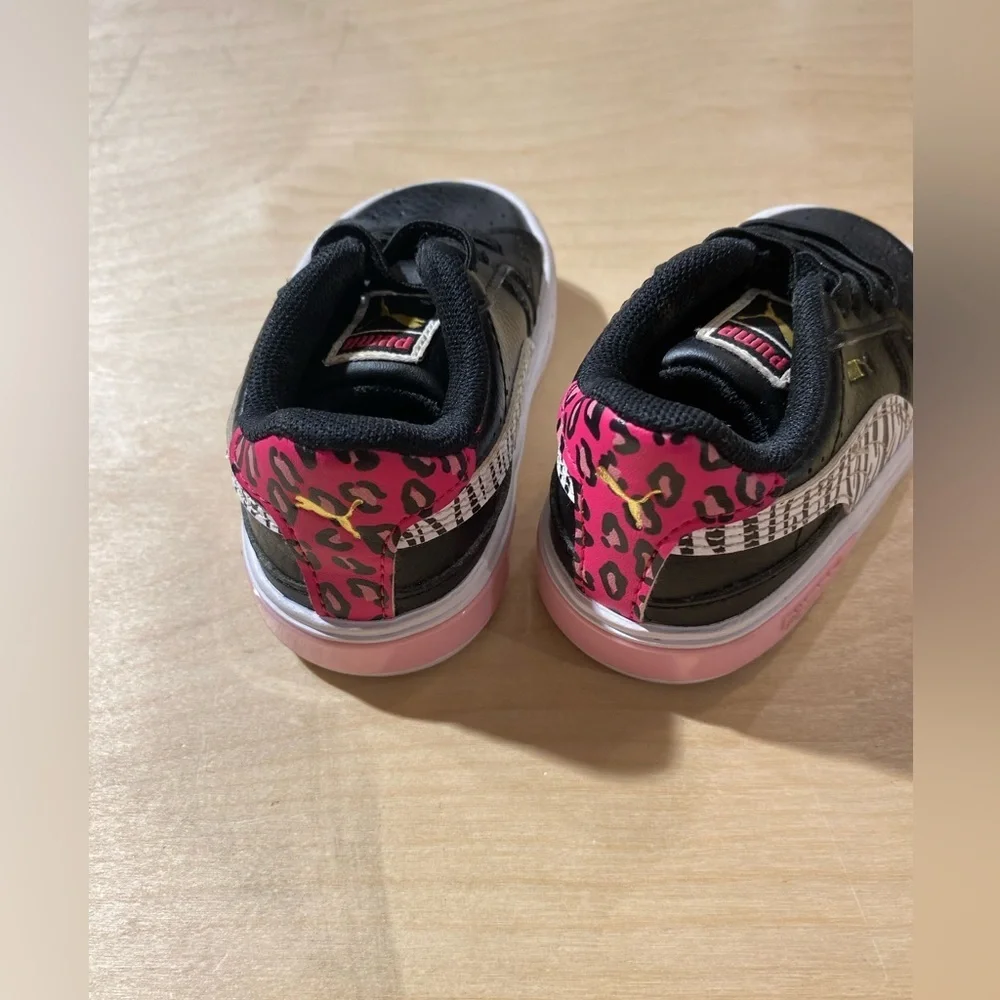 Puma Infant Sneakers size 5C (JY)